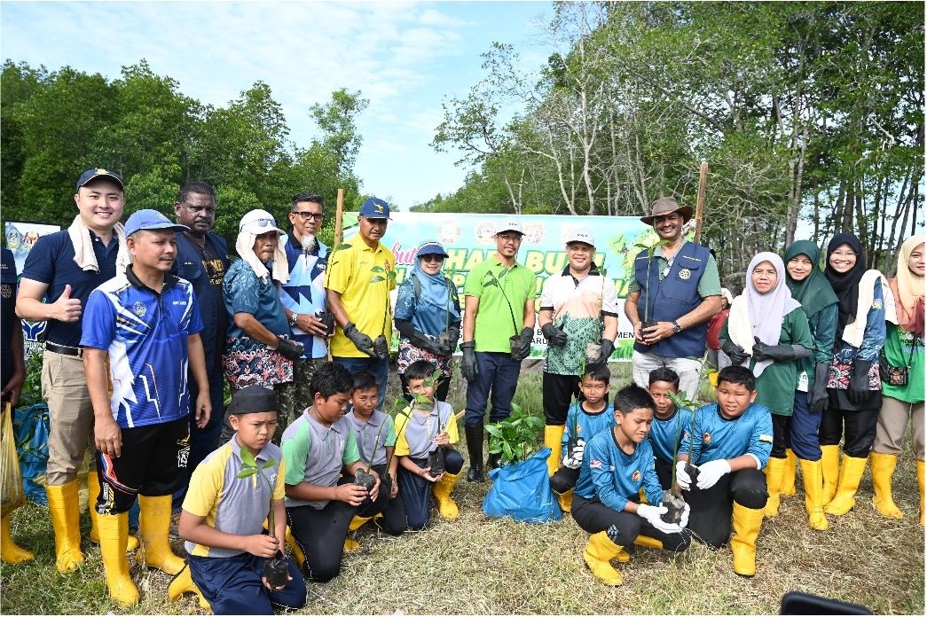 “KEMPEN PENGHIJAUAN KERIAN” : PROGRAM SAMBUTAN HARI BUMI 2025 DAN KEMPEN PENGHIJAUAN KERIAN  DI TAPAK TANAMHASIL BAKAU, KOMPARTMENT 12, HUTAN SIMPAN SUNGAI BAHARU, MUKIM SELINSING, DAERAH KERIAN